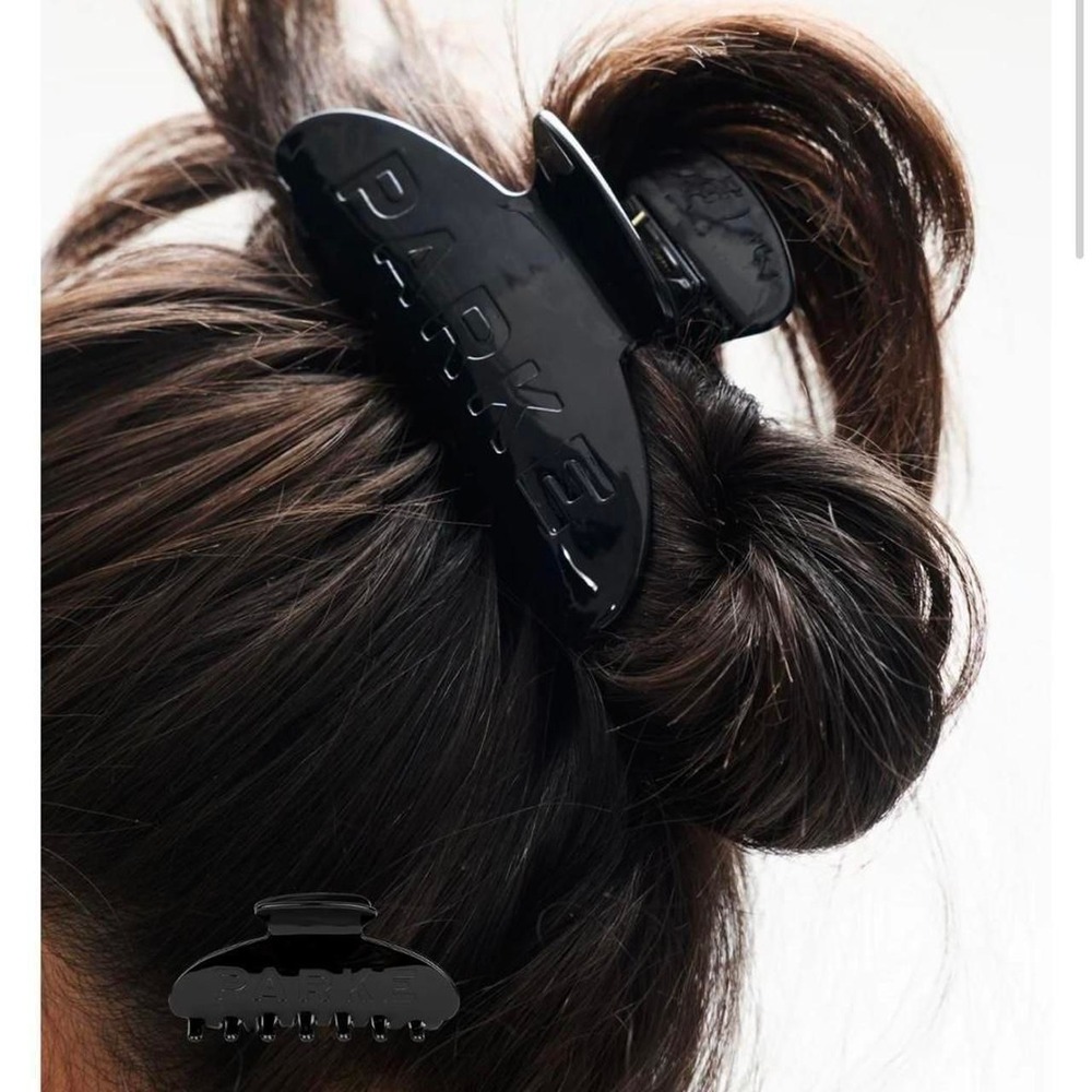 Parke Clawclip Black NWT w/pouch